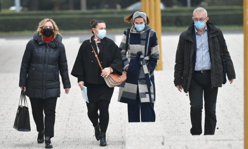 [VIDEO/FOTO] Vlada popustila: Zaposleni u javnom sektoru dobivaju božićnice, a od Nove godine i povišice