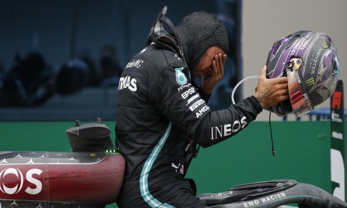 [VIDEO/FOTO] Lewis Hamilton pobijedio na mokroj stazi u Istanbulu i dostigao Michaela Schumachera po broju osvojenih naslova