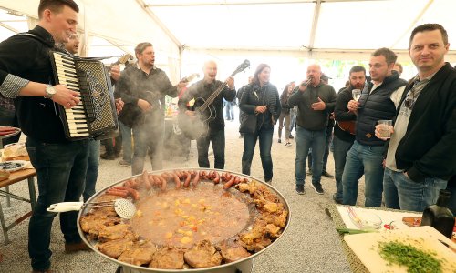 Spremate feštu? Izračunajte koliki je rizik da se vaši gosti zaraze koronavirusom