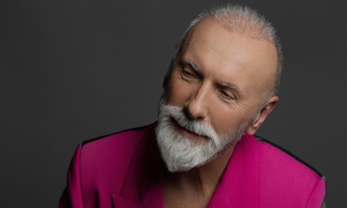 Dino Merlin: 'Svoj sam najveći kritičar i cijeli život natječem se uglavnom samo sa sobom, ali i danas mi ne nedostaje ni ambicija ni snova – ispred mene uvijek je neki cilj koji treba doseći'