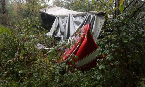 [FOTO/VIDEO] Teška prometna nesreća na autocesti Zagreb - Rijeka! Vozač kamiona preživio pad s vijadukta u provaliju
