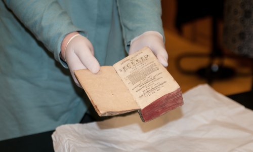 Ukradena prije više od 30 godina: Nacionalnoj i sveučilišnoj knjižnici u Zagrebu vraćena rijetka knjiga iz 17. stoljeća