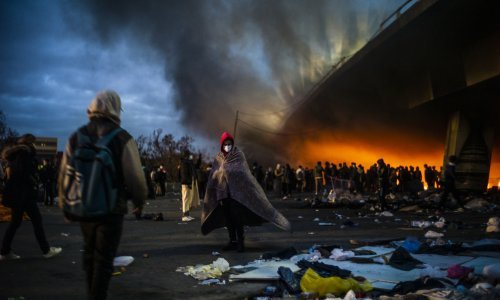 [FOTO] Francuska policija od ranog jutra praznila migrantski kamp, deložirano 2000 ljudi