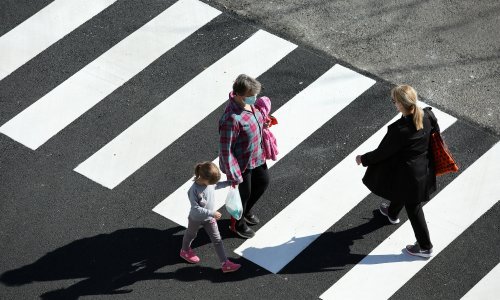 Sindikat i Matica umirovljenika: Bake i djedove treba izuzeti od obveze uzdržavanja unuka