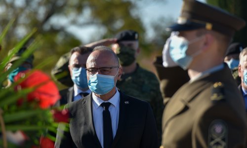 Grlić Radman u Škabrnji: Svaki zločin se mora procesuirati