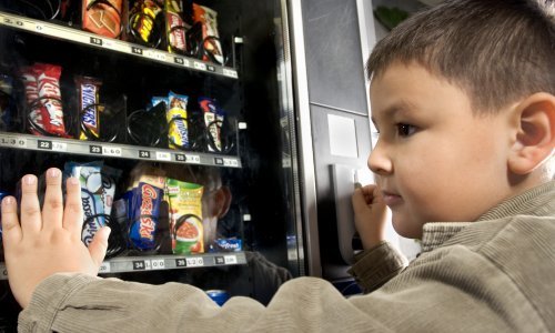 Zabrana reklama zbog kojih su djeca pretila i sklona alkoholu
