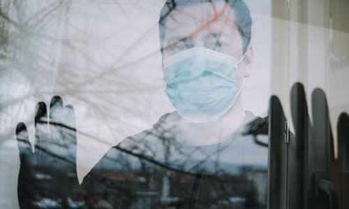 Nije se želio izolirati pa zarazio tasta koji je kasnije umro, sad ga istražuje DORH