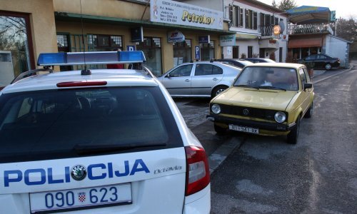 Zaraženi muškarac napustio samoizolaciju pa izudarao susjeda koji ga je na to upozorio; dobio je i kaznenu i prekršajnu prijavu