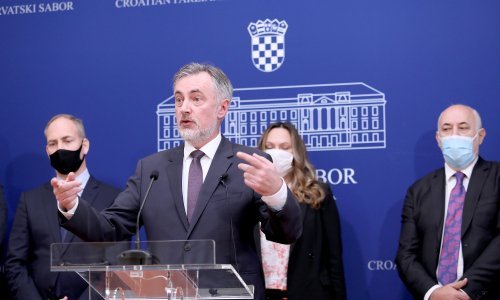 [VIDEO] Škoro: Vladajuća koalicija s uhljebima ili 'nabiguzicama' eutanazira povijesne činjenice