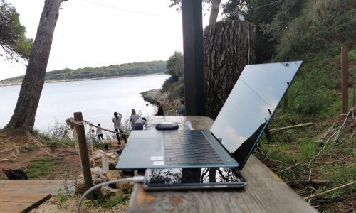 Ovo je laptop uz koji rad na nekoliko uređaja paraleno nikad nije bio jednostavniji