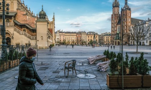 Ublažene mjere, Poljaci krenuli na skijališta i prema obali