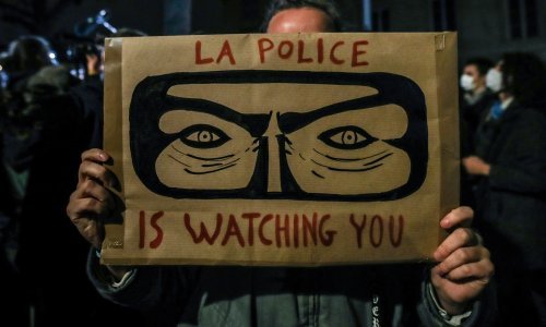 Tisuće ljudi na ulicama Francuske prosvjeduje protiv zakona koji zabranjuje snimanje policije: 'Orwell je bio u pravu'
