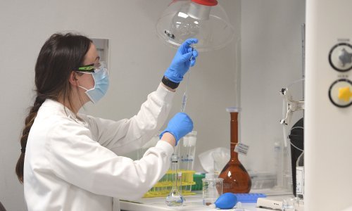 Pfizer i Moderna testiraju svoja cjepiva protiv novog soja virusa