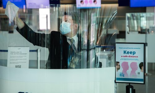 Helsinki zatvara škole i zabranjuje javne skupove zbog korone