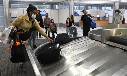 Thanksgiving: Amerikanci se oglušuju na preporuke protiv covida-19