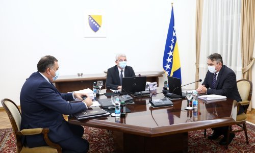 Polovica BiH obilježava Dan državnosti, Trump im čestitao, Dodik ignorira