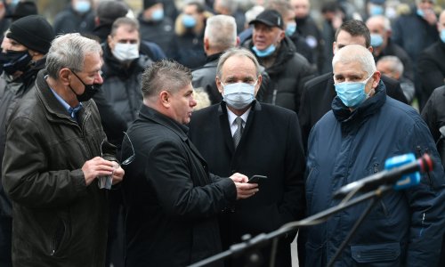 Na sprovodu Tomislava Merčepa okupila se sva sila hrvatskih desničara, pogledajte tko je sve došao