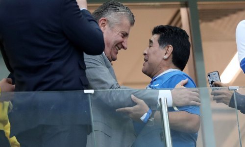 [VIDEO/FOTO] Davor Šuker s Maradonom je dijelio svlačionicu Seville: Kroz glavu mi prolazi kako mi je namještao golove