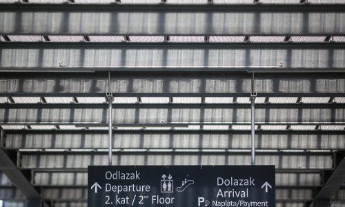 Oboljeli se ne drže izolacije: Jedna zaražena žena otišla u ljekarnu, a zaraženi muškarac pokušao avionom otputovati iz Hrvatske