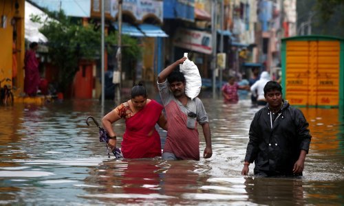[FOTO/VIDEO] Ciklon Nivar pogodio južnu Indiju, petero poginulih