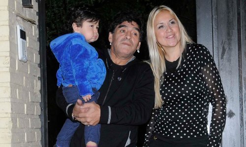 Počela je bespoštedna borba za Maradonino nasljedstvo od 75 milijuna dolara; s osam žena ima 11 djece, ali samo petero je priznao