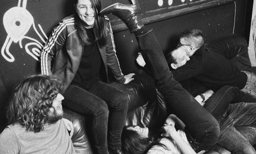 Singl 'Tide' koji potpisuje Lovely Quinces u kampanji za borbu protiv depresije