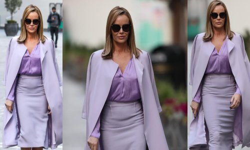 U monokromatskom izdanju slavnu plavušu je nemoguće ne primijetiti