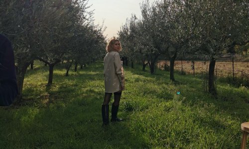 Zanima vas kako izgleda glazbeni set iza kamere? Donosimo najzanimljivije detalje sa snimanja spota