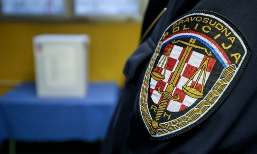 Policija uhvatila pijanog vozača; sjeo za upravljač bez vozačke koja mu je već ranije oduzeta; sad će u zatvor
