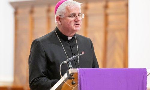 Biskup Uzinić: Mjere se moraju poštovati, obiteljska molitva je važna