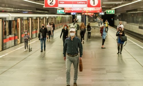 Nizozemska ulazi u karantenu od pet tjedana zbog koronavirusa, Češka vraća stroge mjere, uvodi i policijski sat