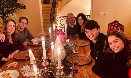 Praznik uz najdraže: Catherine Zeta-Jones i Michael Douglas okupili sve svoje nasljednike