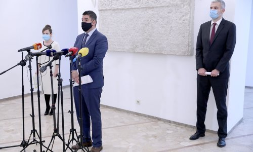 [FOTO/VIDEO] Most: Tražimo da Vlada podnese izvješće o radu Stožera