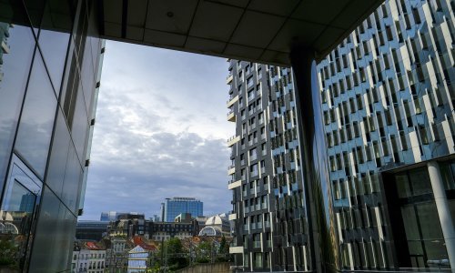 Veliki skandal u Bruxellesu: Europarlamentarac i diplomati vrijeme karantene  kratili na ludom partiju punom seksa, droge i alkohola