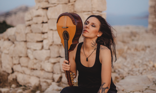 Mandolinistica Sanja Vrančić obradila 'The Trooper' Iron Maidena