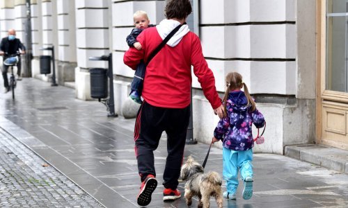 U Sloveniji 329 zaraženih i 12 umrlih, moguće novo popuštanje mjera