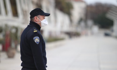 Priveden muškarac koji je upao u redakciju i prijetio novinarki nakon što je objavljeno da je organizirao svadbeni pir