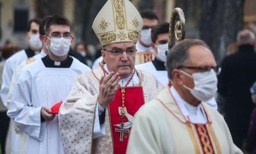 Božićna čestitka kardinala Bozanića: U pandemiji koju živimo ljudi se osjećaju krhkijima, pomalo bespomoćnima