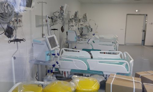 [FOTO] Srbija otvorila covid bolnicu s 930 kreveta, epidemiološka situacija 'iznimno teška'