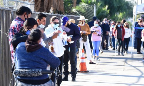 Srušeni svi rekordi u SAD-u: U posljednja 24 sata najviše zaraženih, hospitaliziranih i umrlih