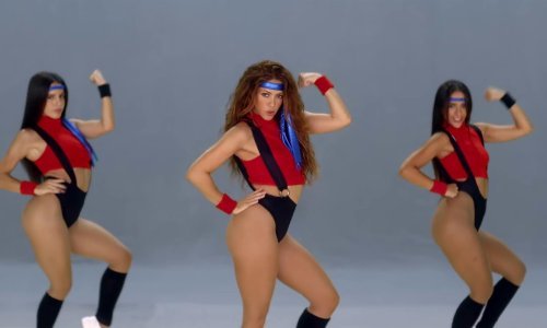 Vrući stajling na tragu 80-ih: Shakira opčinila fanove isklesanim tijelom u minijaturnom outfitu