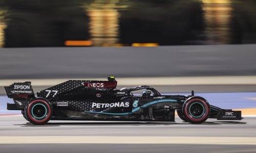 Mercedes je nadmoćan i bez Lewisa Hamiltona; uskočio umjesto prvaka, nikada u F1 nije osvojio boda, a sada starta drugi odmah iza Valtterija Bottasa