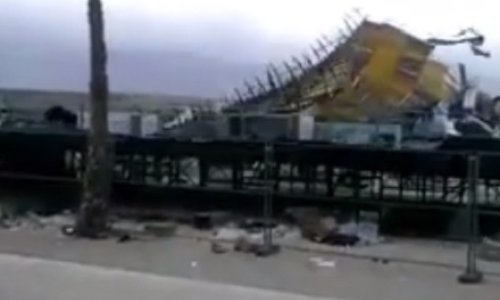 Ovo je trenutak u kojem je bura odnijela VIP šator na Zrću