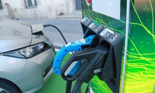 EU želi 30 milijuna električnih vozila na cestama do 2030.
