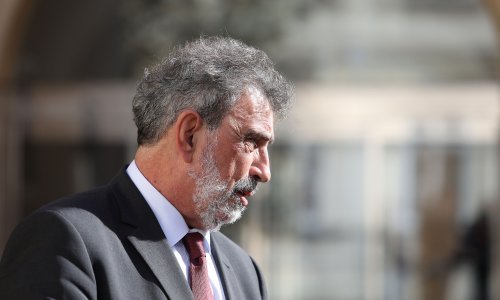 Ministar Fuchs o prelasku srednjoškolaca na online nastavu: Mišljenje epidemiologa je da treba smanjiti kontakte unutar javnog transporta