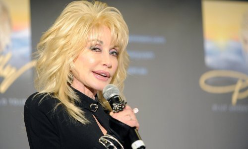 Dolly Parton priznaje da iz kuće nikad ne izlazi bez šminke i frizure, a evo i zašto