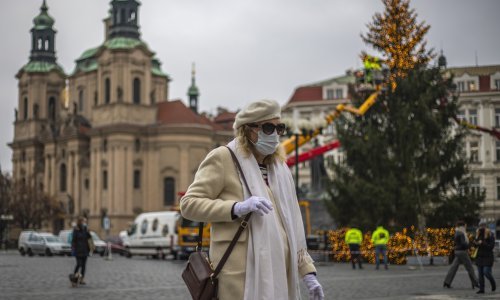 Češka: Na vrhuncu epidemije covida-19 drastičan porast umrlih
