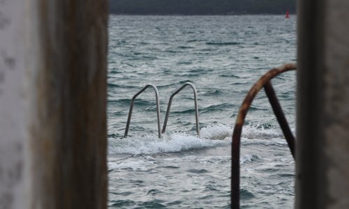 Obilne kiše poplavile rive i prometnice u Istri; zatvoren dio Istarskog ipsilona, ima i odrona