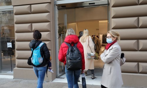 'Sa sjevera Hrvatske traže potpuno zatvaranje šoping centara, a mi smo drugi najreguliraniji sektor u zemlji. A što je s proizvodnim pogonima? Tko tamo kontrolira nose li se maske?'