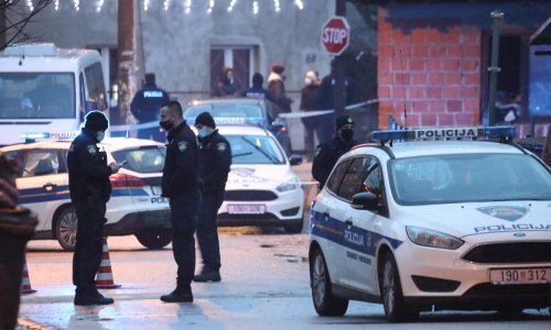 [FOTO/VIDEO] Privedena dva muškarca nakon napada na policiju u Kozari putevima